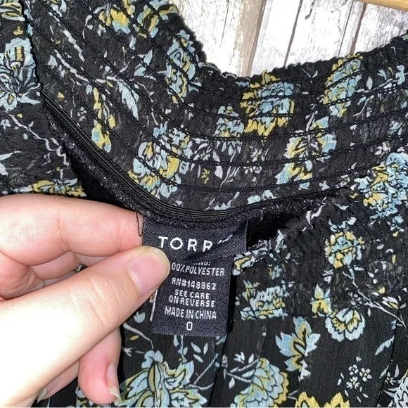 Torrid Off Shoulder Floral Chiffon Blouse 0X Black Blue Boho Peasant Top Plus - Picture 6 of 7